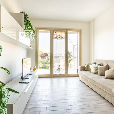 Ferienwohnung Urban Retreat -Private Parking+Terrace Rom Exterior foto