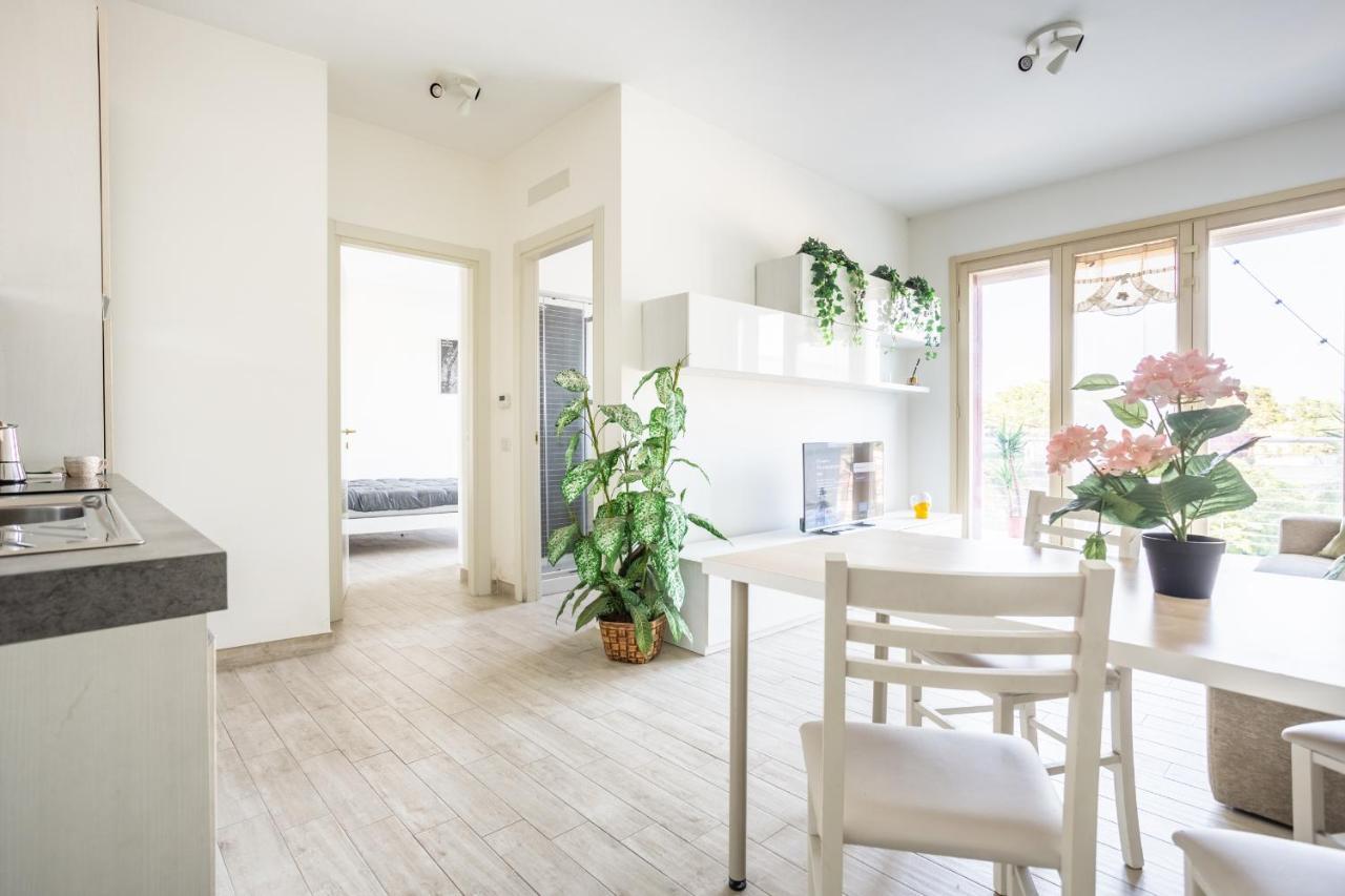 Ferienwohnung Urban Retreat -Private Parking+Terrace Rom Exterior foto